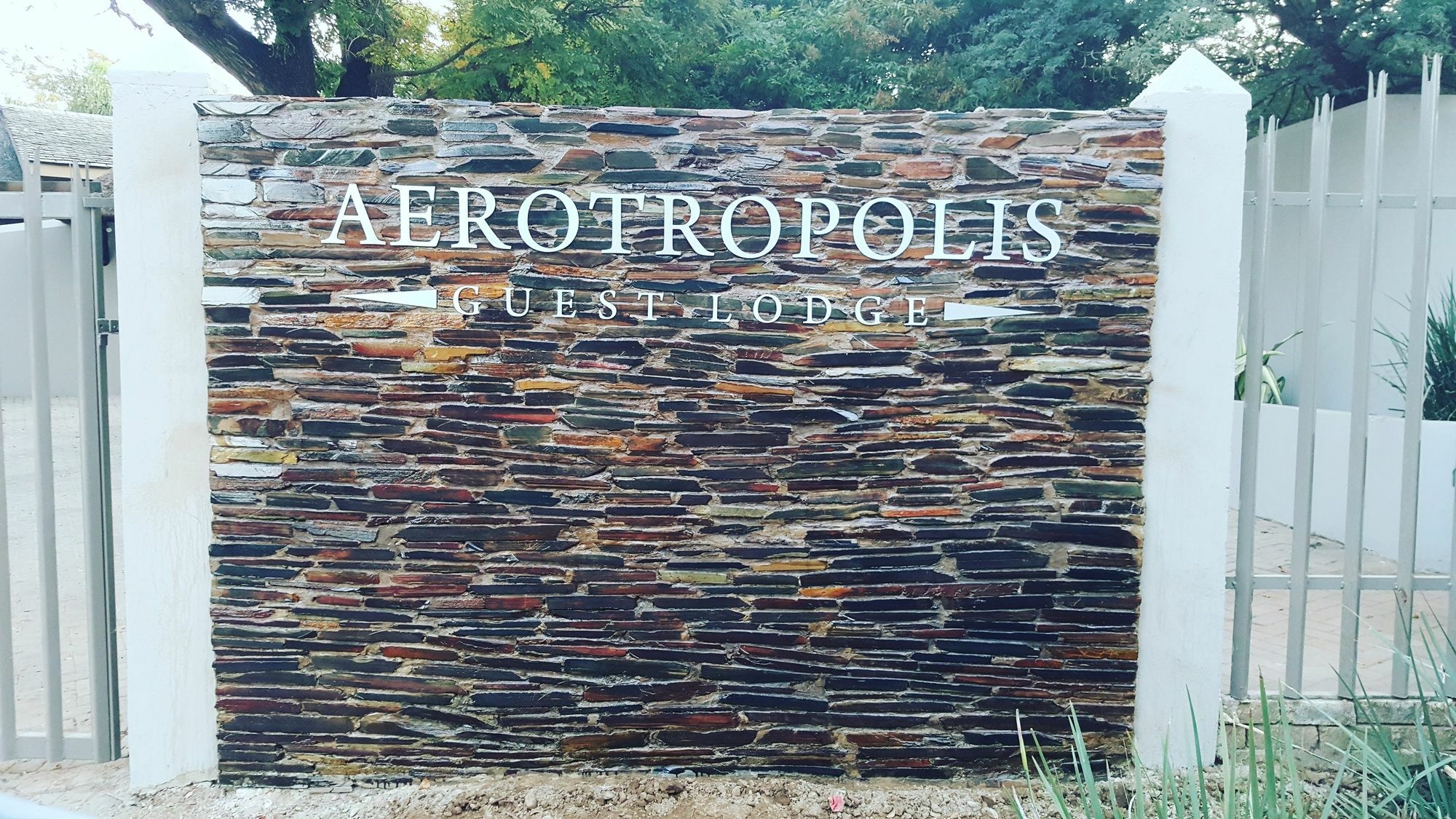 Gasthuis Aerotropolis Guest